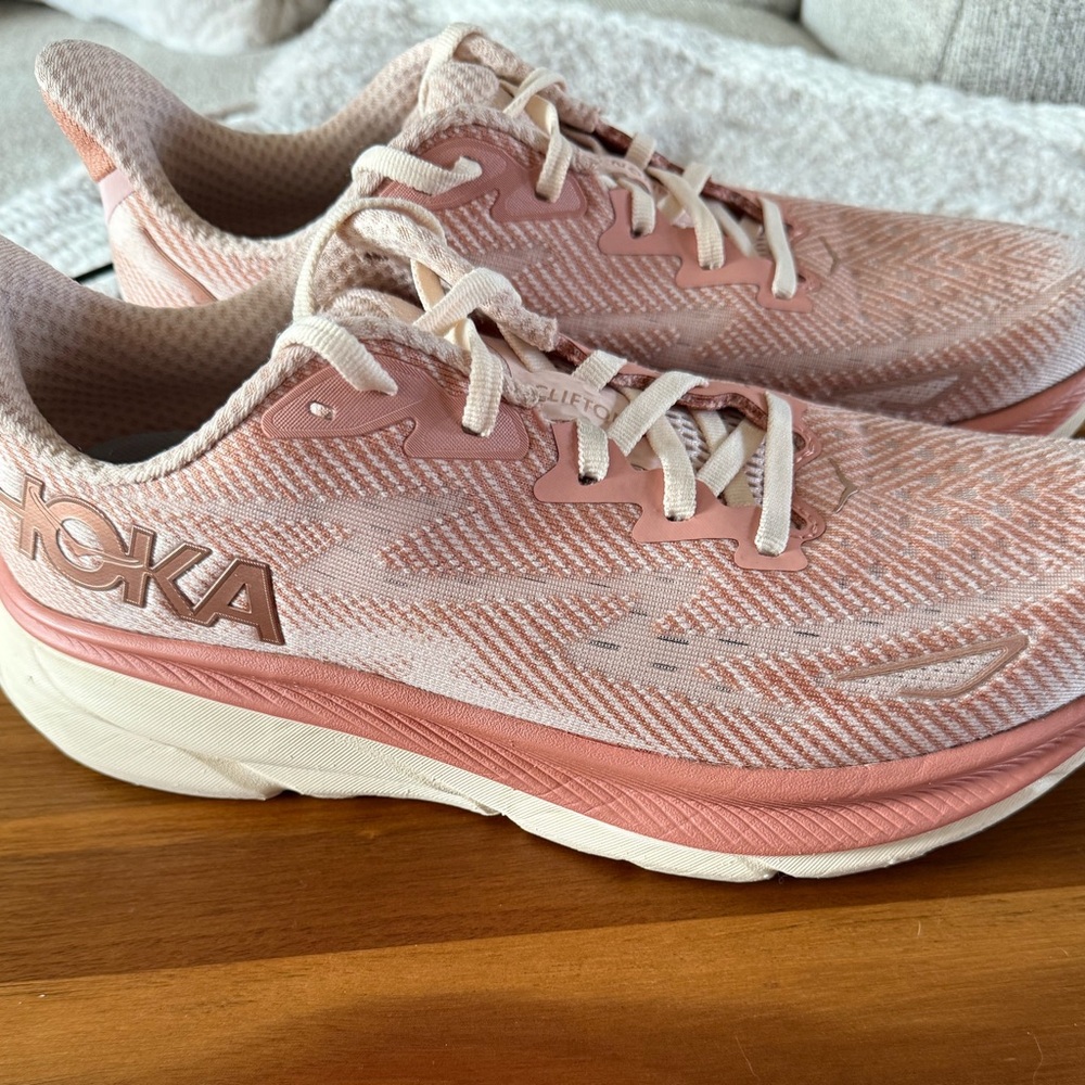 HOKA Women's Clifton 9 Shoes